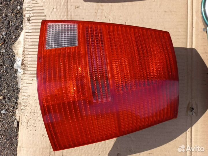 VW Bora combi(98-05) фонари 1J9945095M/096M задние