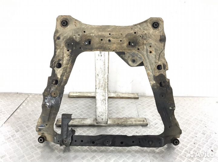 Балка подвески передняя (подрамник) Nissan Qashqai