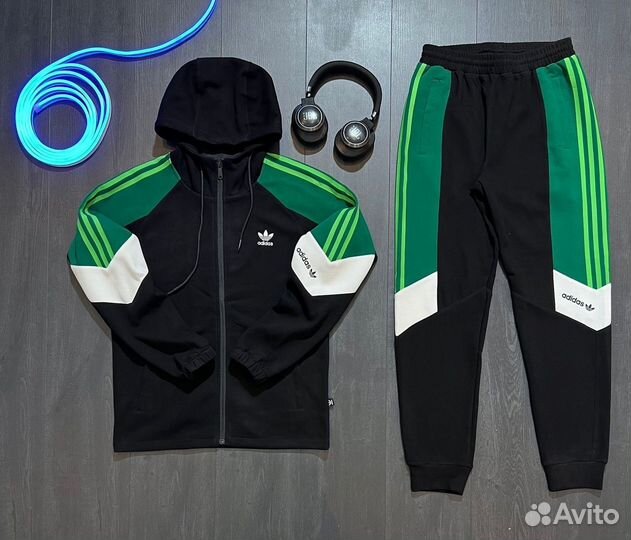 Спортивный костюм Adidas