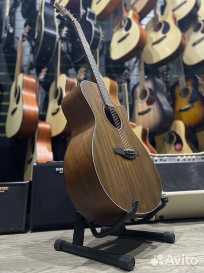 Акустическая гитара джамбо (Новая)