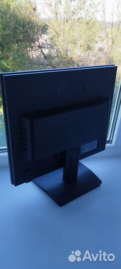 Монитор LG L1919S-BF с колонками sven SPS-608