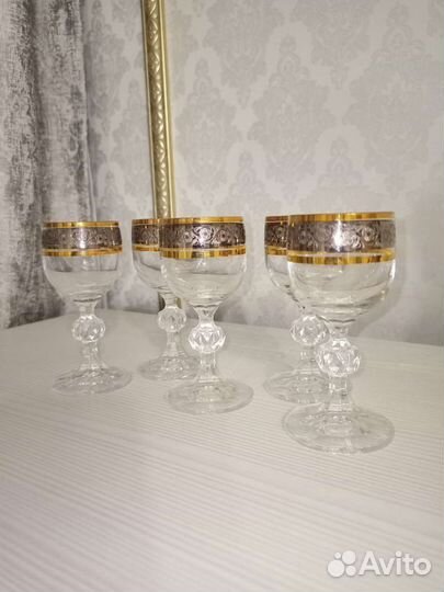 Рюмки на ножке