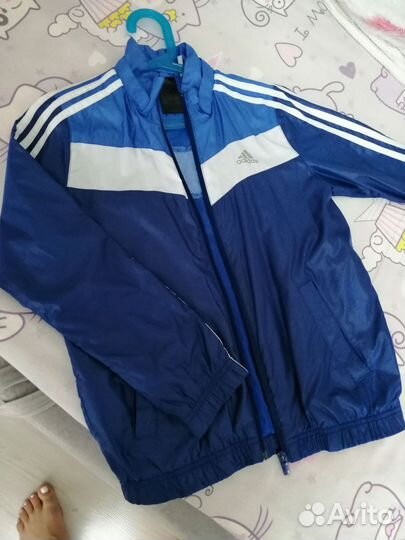 Ветровка adidas 140 (9-10 лет)