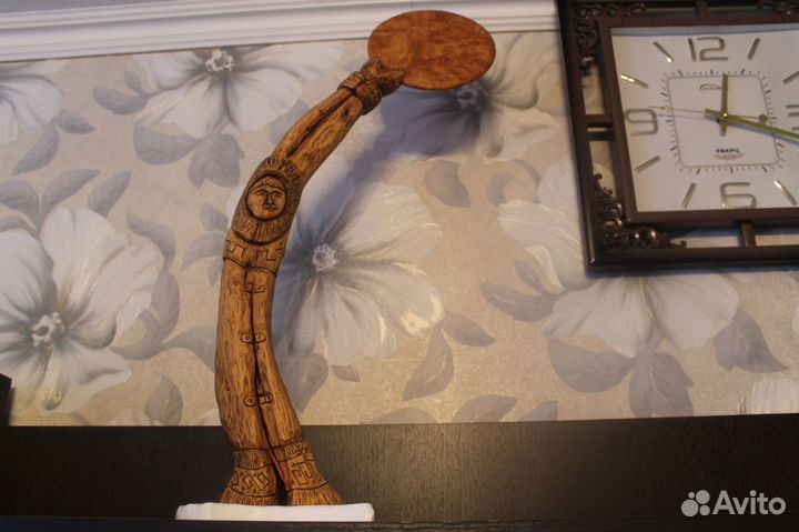 Статуэтка из дерева, ручная работа