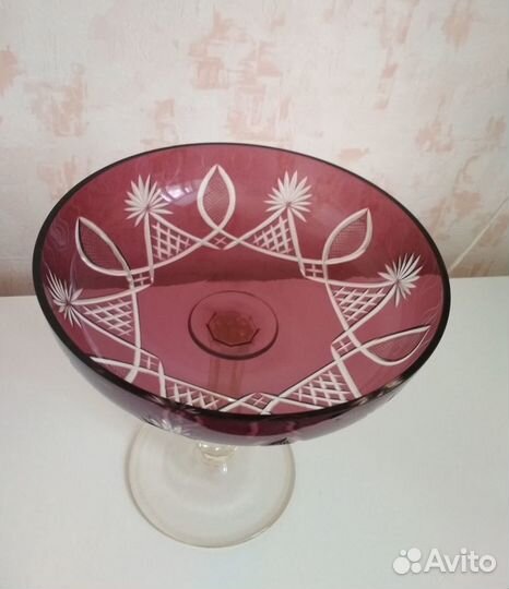 Ваза (фруктовница), марганцевое стекло