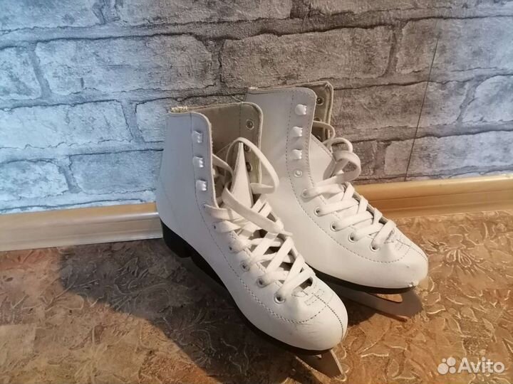 Коньки фигурные 35 размер