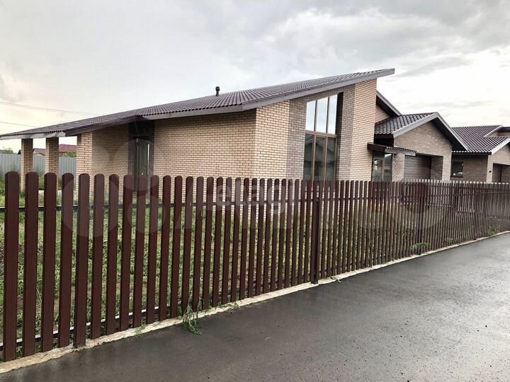 Дом 190 м² на участке 8 сот.