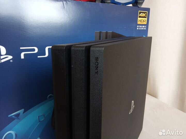 Sony playstation 4 pro 7208В (как новая)