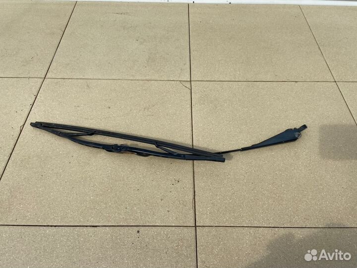 Поводок дворника правый Volkswagen Golf 2