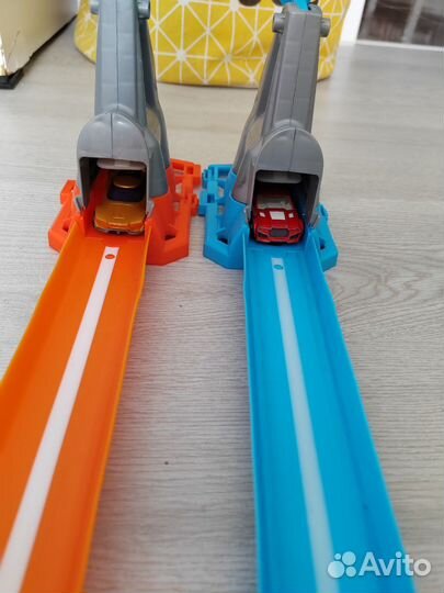 Трек Hot wheels петля