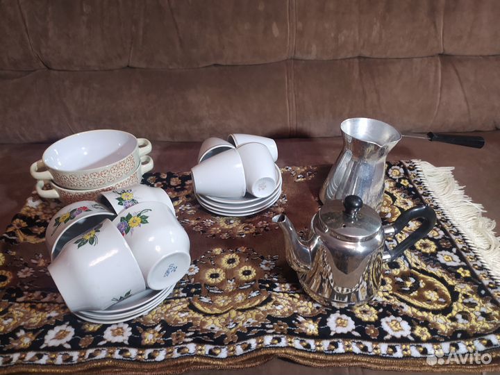 Чашки, чайник, кофеварка СССР, бульоницы