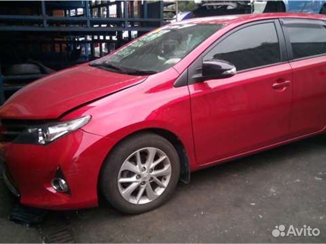 Разбор на запчасти Toyota Auris E18 2012