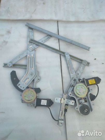 Стеклоподъёмник Саньёнг Муссо Тагаз Роуд Партнер