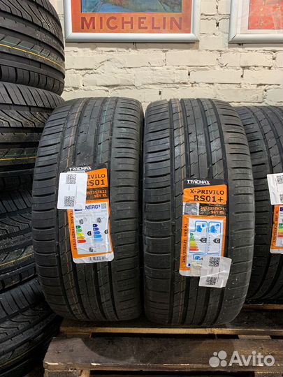 Tracmax X-Privilo RS01+ 245/35 R21 и 275/30 R21 96Y