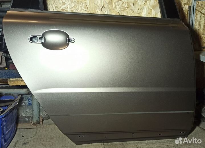 Дверь правая задняя volvo xc70