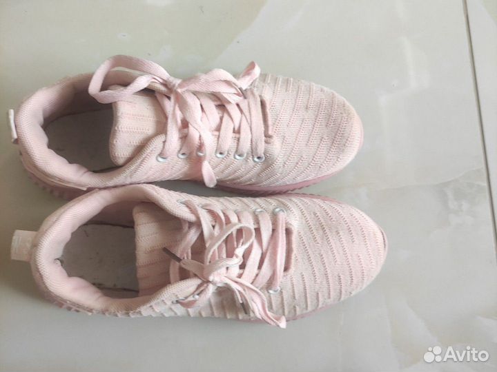 Кроссовки женские 37 размер