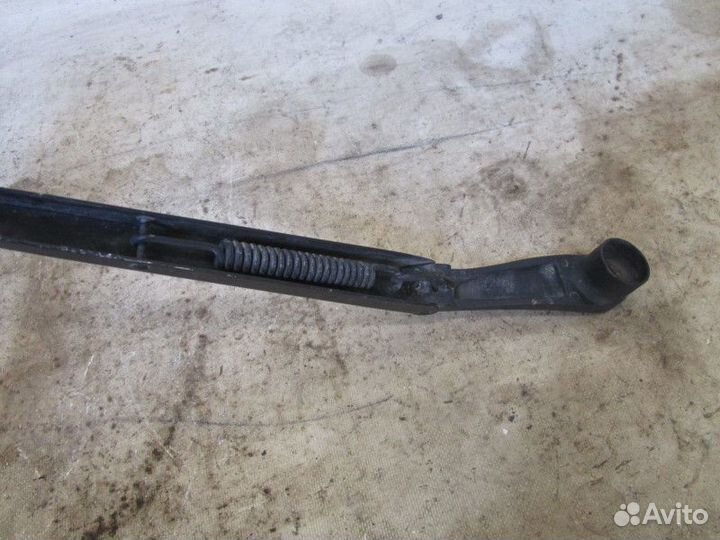 Поводок стеклоочистителя передний правый Kia RIO 2