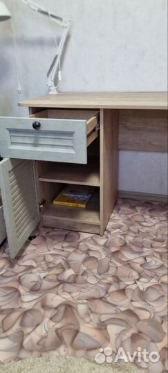 Письменный стол