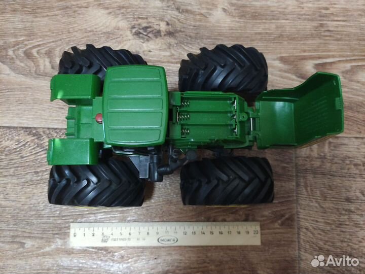 Трактор игрушечный John deere