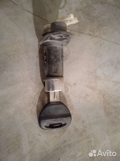 Личинка замка багажника Honda CR-V RD1