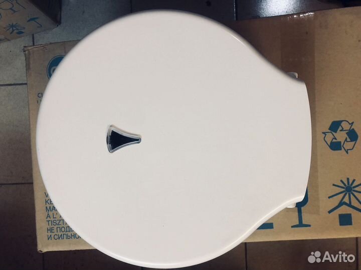 Диспенсер для туалетной бумаги tork