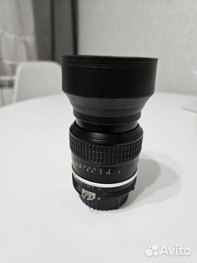 Объектив Nikon Nikkor 105 mm f/2.5 Ai