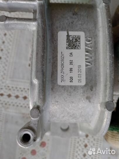 Подушка двигателя VW Tiguan