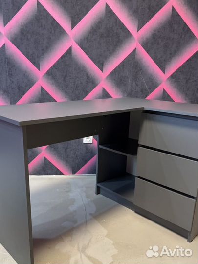 Псьменный стол