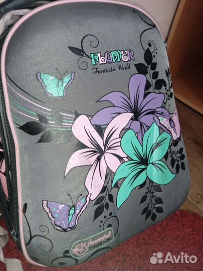 Продам школьный рюкзак для девочки