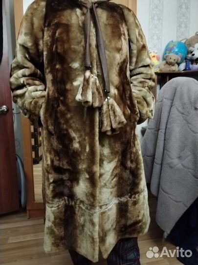 Шуба мутоновая с капюшоном 52 54 размер