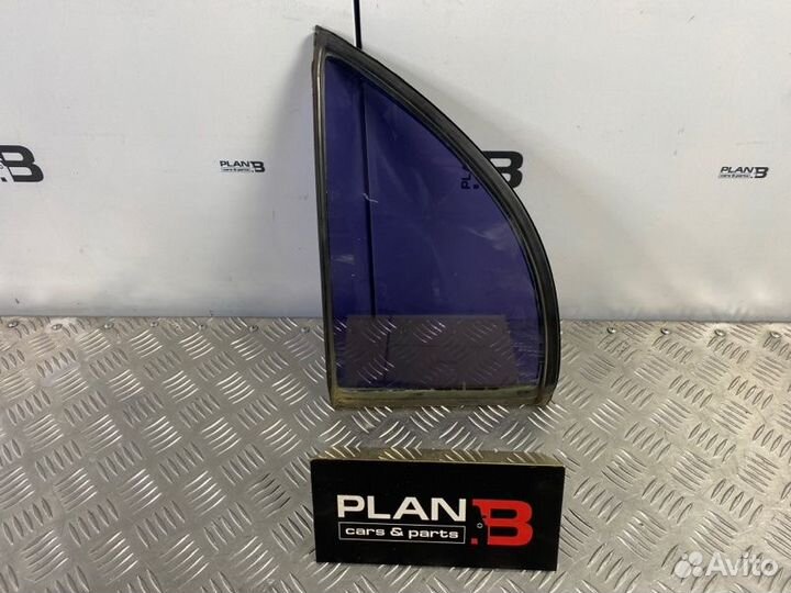 Форточка двери задняя левая Toyota Carina E 1992