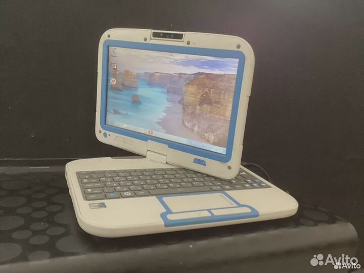 Нетбук Iru с поворотным экраном