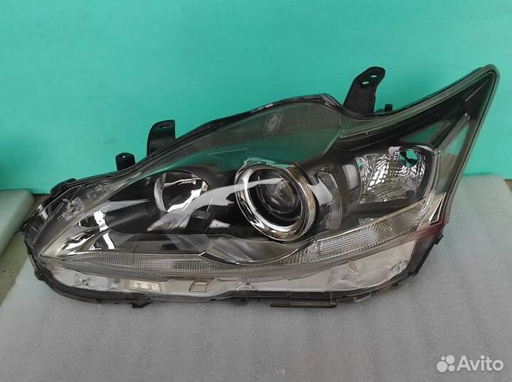 Фара передняя левая Lexus Ct200H 2010-2015