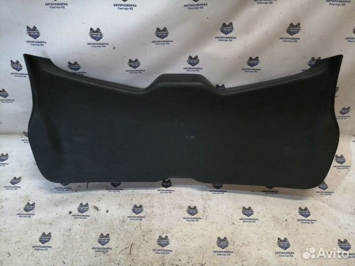 Обшивка крышки багажника Nissan Qashqai+2 JJ10
