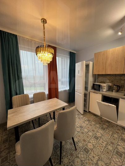 2-к. квартира, 50 м², 13/18 эт.