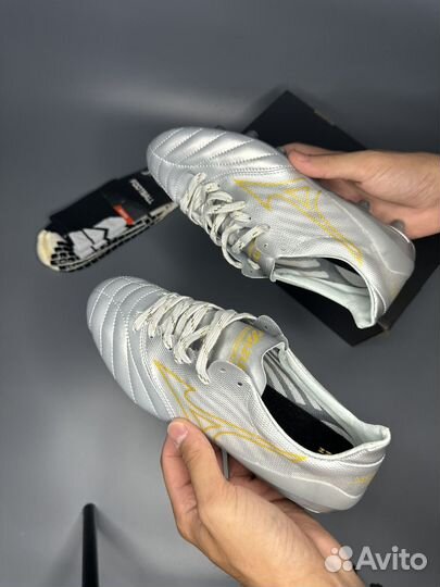 Футбольные бутсы mizuno