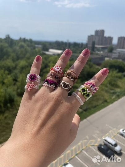 Плетение из бисера(кольца,браслеты )