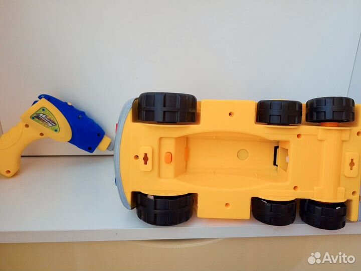 Большая машинка кран с шуруповёртом