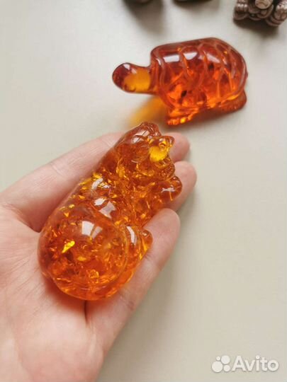 Фигурки из натуральной смолы