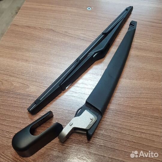 Поводок со щеткой Opel Astra H хэтчбэк/универсал