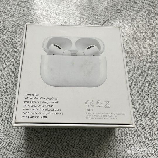 Коробка Apple AirPods Pro