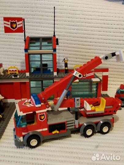 Lego City 7208 fire station. Пожарная часть