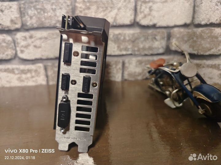 GTX 1660 ti(мощнее 1660 super на 10%)