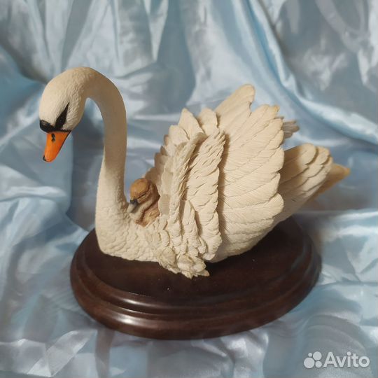 Лебеди и утята. Фигурки. Великобритания