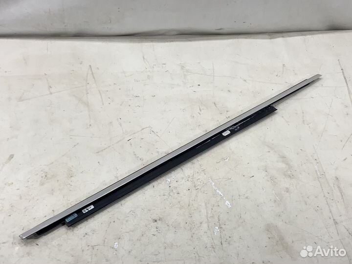 Молдинг стекла передний правый хромир. Audi Q3 8U