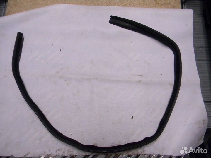 Уплотнитель (внутри) Duster 2012