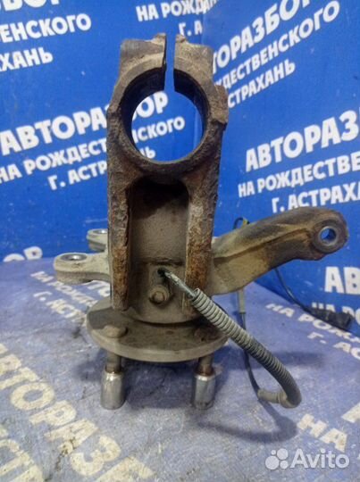 Передний левый поворотный кулак Ford Fiesta 5