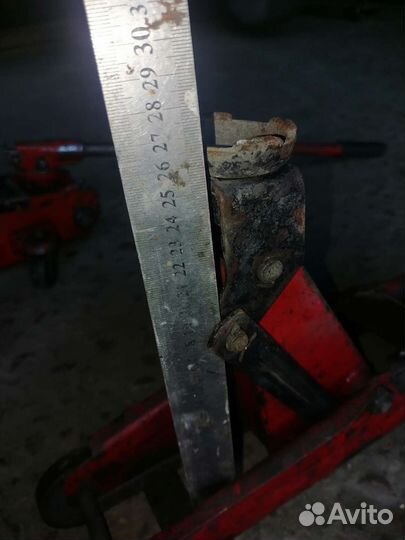 Домкрат подкатной 2,5т бу