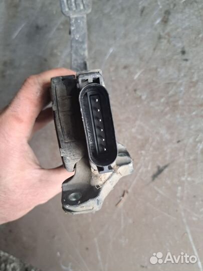 Педаль газа Ford Mondeo