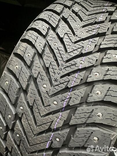 Nokian Tyres Hakkapeliitta 10 235/55 R17